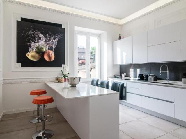 Luxuriöse Villa in Lugano: Modernes Design und Atemberaubender Seeblick