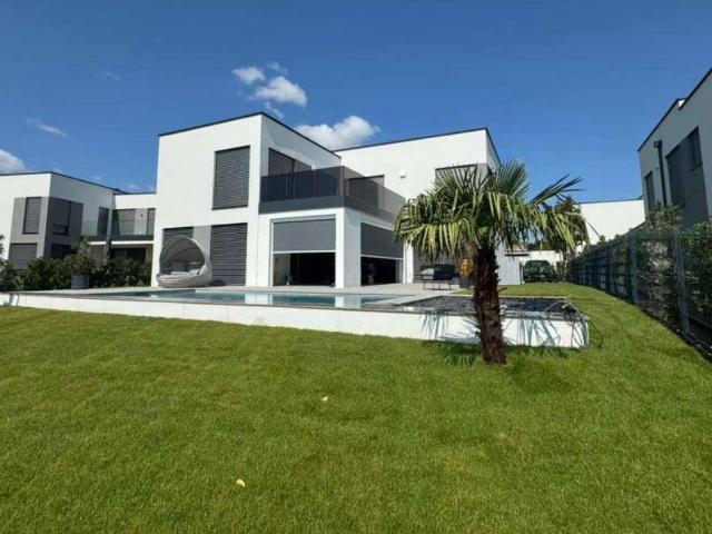 Luxuriöse Villa mit Pool und Garten in OberwaltersdorGIARDINO