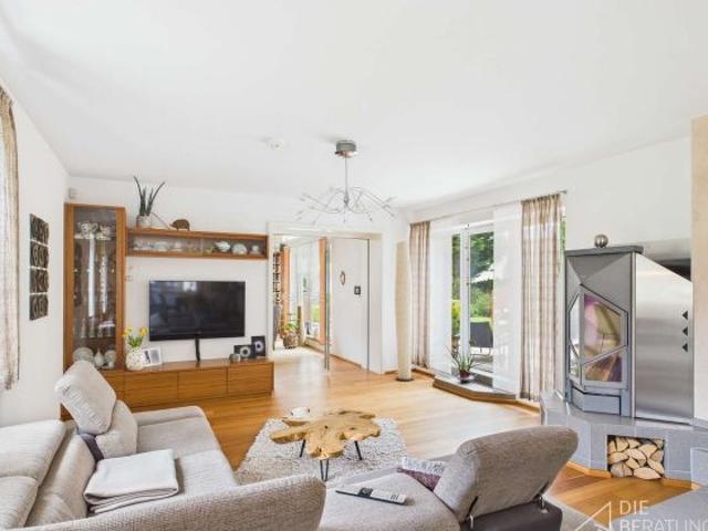 Luxuriöse Villa mit Schwimmbad & Sauna in bester Lage