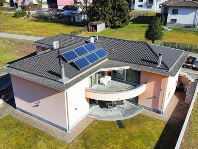 Luxuriöse Villa mit viel Umschwung