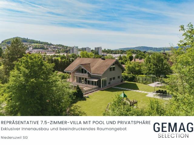 Luxuriöse Villa mit weitläufigem Grundstück, Pool und Privatsphäre