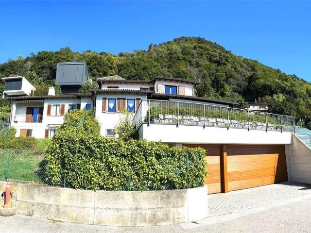 Luxuriöse Villa zu verkaufen in Morbio Superiore, Schweiz