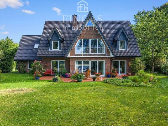 Luxuriöses EFH mit Einliegerwohnung und direktem Flussblick am Weserufer
