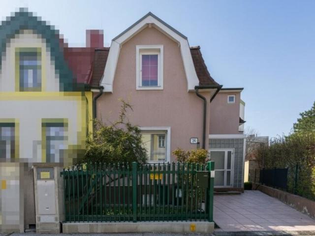 Luxuriöses Haus zu verkaufen in Maria Enzersdorf, Niederösterreich