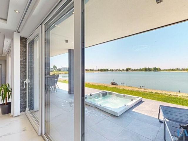 Luxus Haus mit 5 Zimmer zu verkaufen in Bruck an der Leitha, Niederösterreich