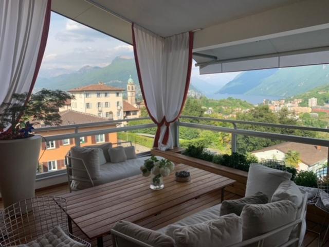 Luxuriöses Penthouse mit 300 m2 zu mieten Montagnola, Tessin