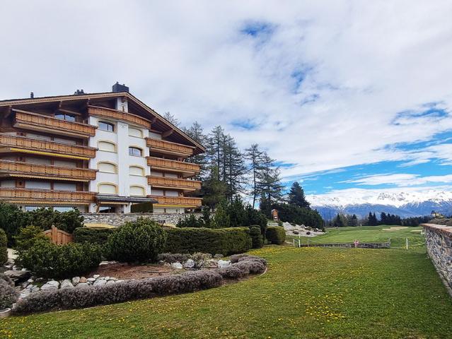 Luxuriöses Wohnen auf dem Golfplatz mit Blick auf die Alpen zum Sterben schön!