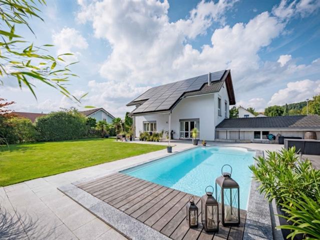 LUXURIÖSES WOHNEN MIT WELLNESS UND NÄHE ZU BERN