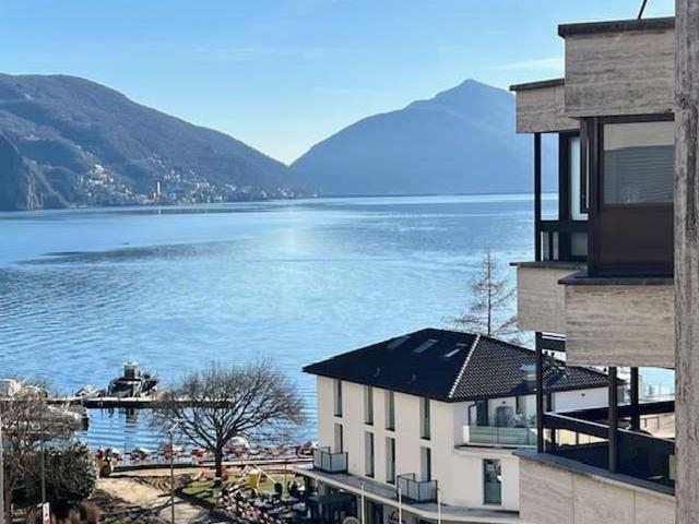 Luxuriöses 2 Schlafzimmer Penthouse zu verkaufen Castagnola, Kanton Tessin