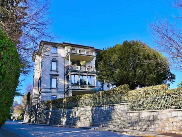 Luxuriöses 4 Zimmern Duplex zu verkaufen in Lugano, Kanton Tessin