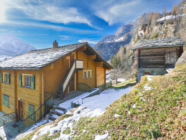 Luxuriöses 5 Zimmer Einfamilienhaus zu verkaufen in Embd, Kanton Wallis