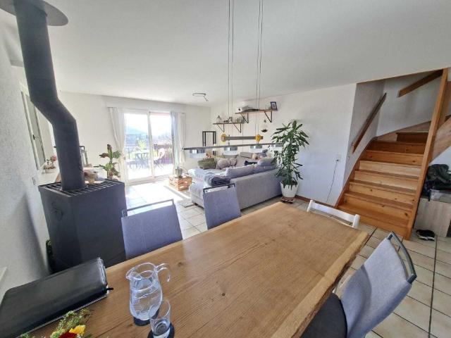 Luxurious 3.5 room duplex apartment with balcony in Nuglar St. Pantaleon