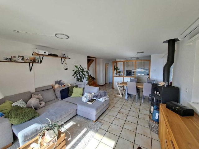 Luxurious 3.5 room duplex apartment with balcony in Nuglar St. Pantaleon