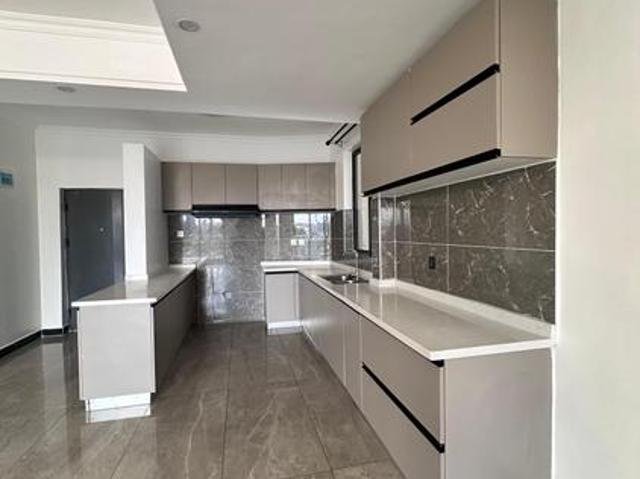Luxurious 3 bed with dsq for sale