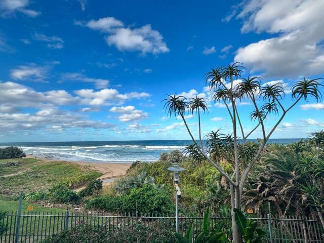 Luxurious 3 Bedroom Apartment in Shelly Beach to Rent