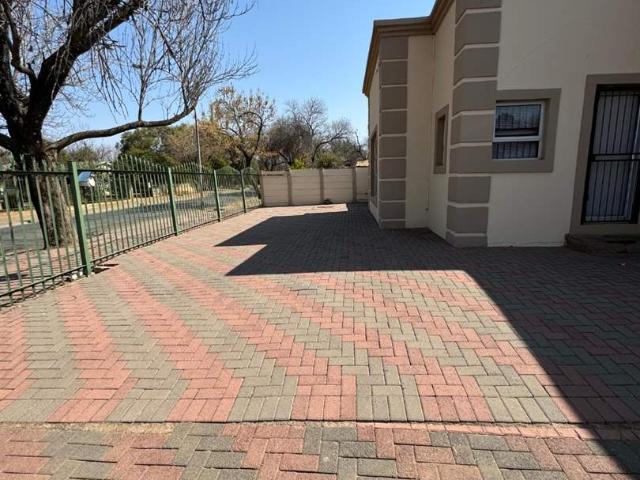 Luxurious 3 Bedroom Home with Great Investment Potential in Brandwag