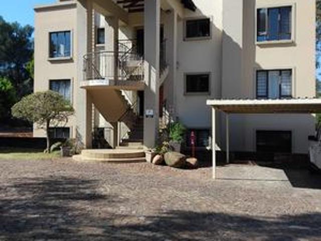 luxurious 3 bedroom pent house on th.