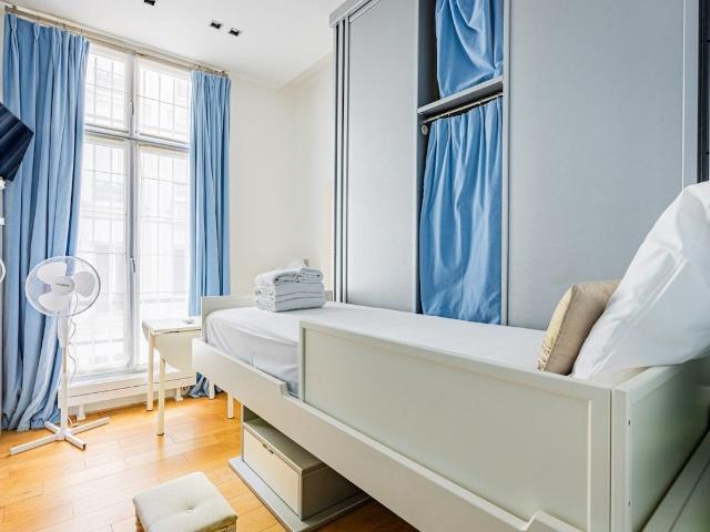 Luxurious 3BR Apartment with AC near Place Vendome