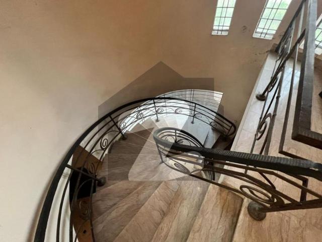 Luxurious 10 marla house for sale in eme society, lahore eme society block d