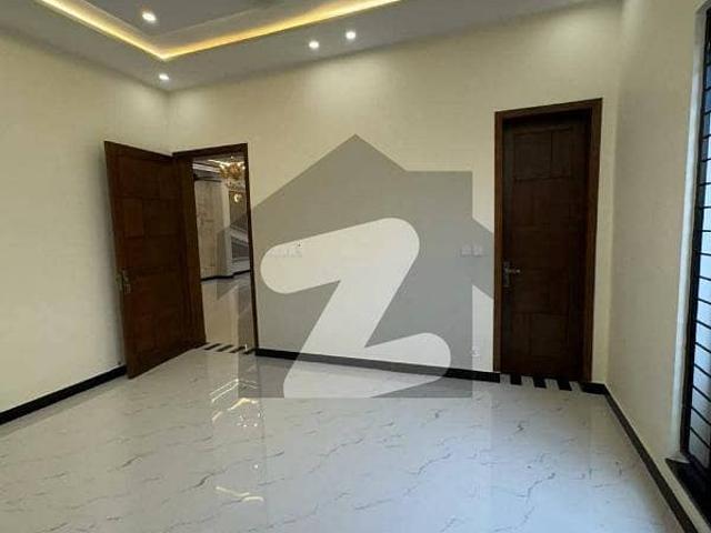 Luxurious 10 Marla House For Sale In Prime Location Of Gulberg Residencia Islamabad
