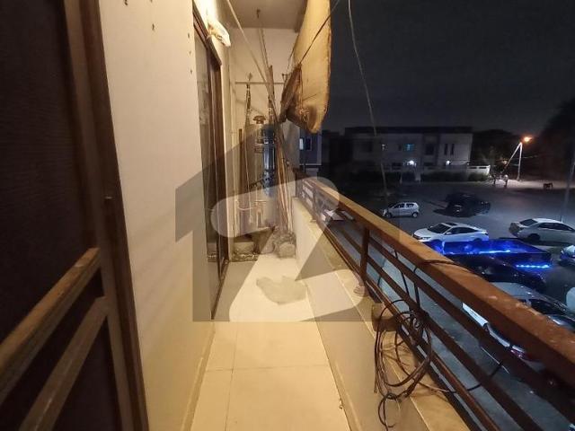 Luxurious 1800 sqft 3 bedroom apartment for rent in big bukhari commercial dha phase 6 bukhari commercial area