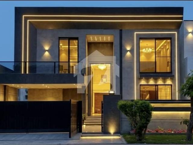 Luxurious 1 Kanal Brand New House For Sale