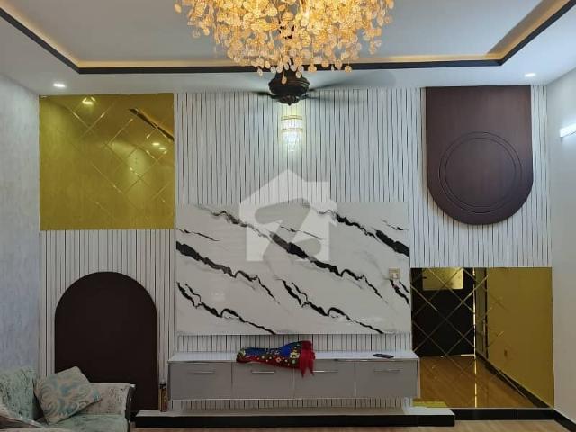 Luxurious 1 Kanal Designer House For Sale Block E, Gulberg Residencia Prime Location On Double Road