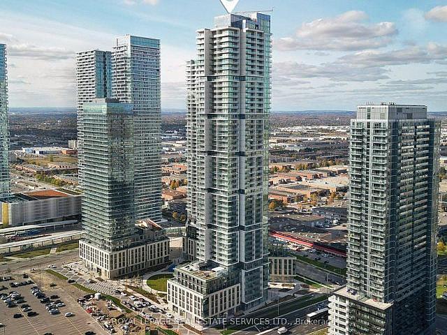 Luxurious 1bdrm Condo In Transit City 5
