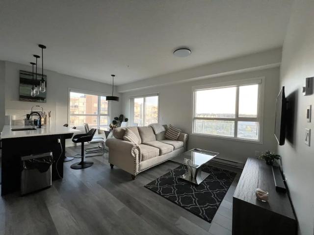 Luxurious 2 Bed, 2 Bath Corner Unit in Upscale Carrington
