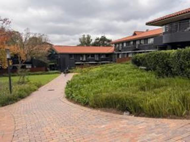 luxurious 2 bedroom townhouse on the.