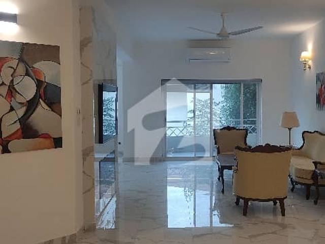 Luxurious 2 bedrooms apartment for rent