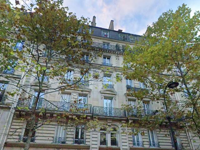 Luxurious 2BR Mobility Lease Apartment near Arc de Triomphe