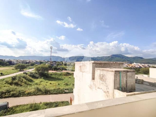 Luxurious 4.44 Marla Triple Story House For Rent