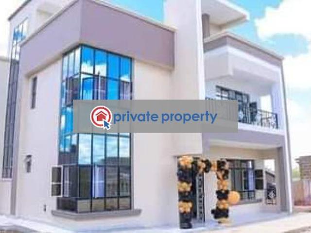 Luxurious 4 Bedroom Maisonette
