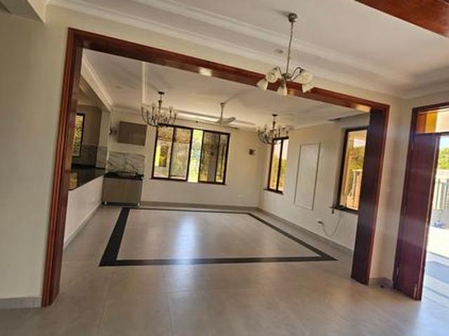 Luxurious 4 bedroom mansion on sale at a prime area of Vipingo