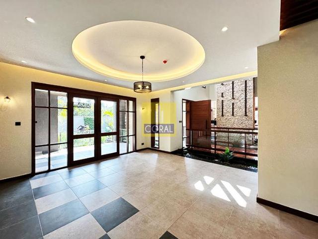 Luxurious 4 Bedroom House With A Study For Sale In Runda