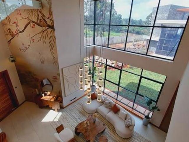 Luxurious 4 bedroom Villa For Sale in Kitisuru