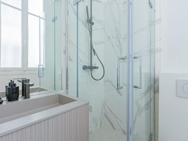 Luxurious 4BR Apartment with AC in Neuilly sur Seine