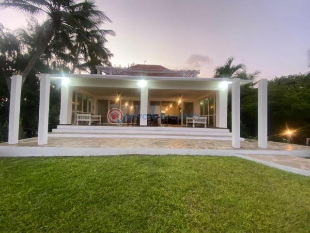 Luxurious 5 Bedroom Beachfront Villa In Malindi