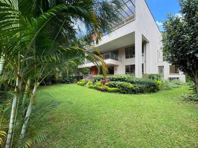Luxurious 5 Bedroom Family Home For Rent in Lavington