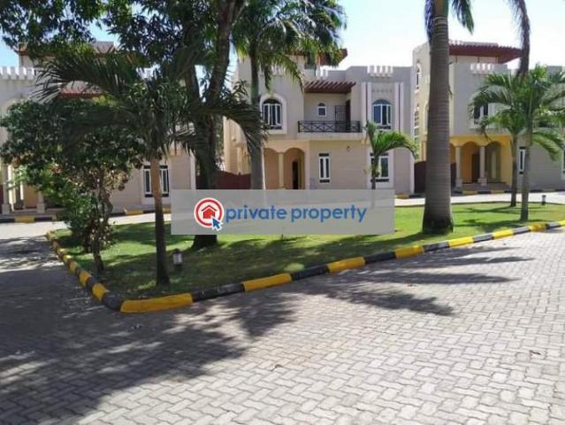 Luxurious 5 Bedrooms Villas