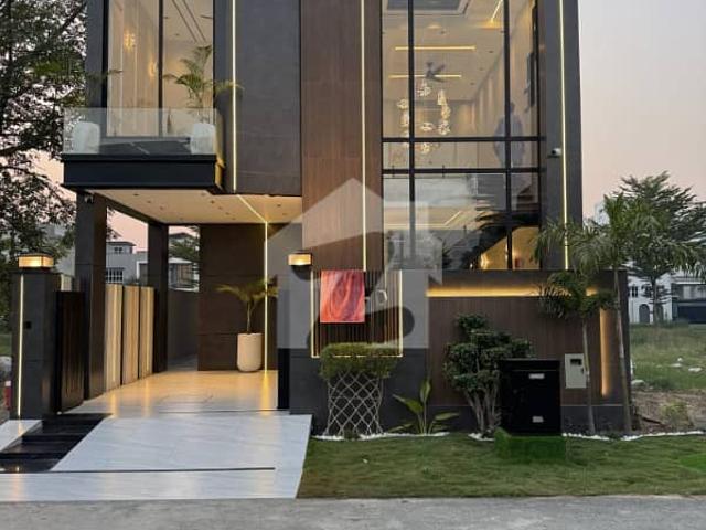 Luxurious 5 Marla Lavish Bungalow On Top Location For Sale in DHA Phase 9 Town Lahore