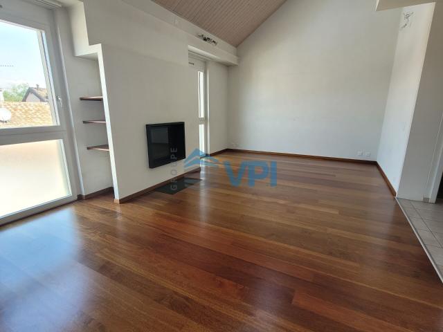 Luxurious 6 room apartment in Bernex