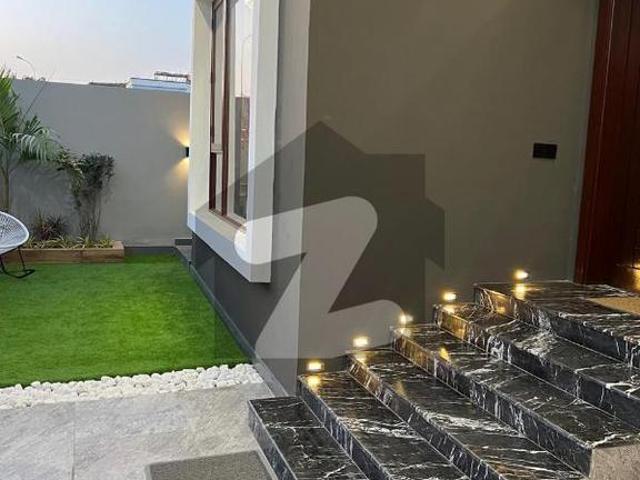 Luxurious Banglow 500 Yards Pure West Open Proper 2 Unit+ Full Basement With Ultra Eminities DHA Phase 8