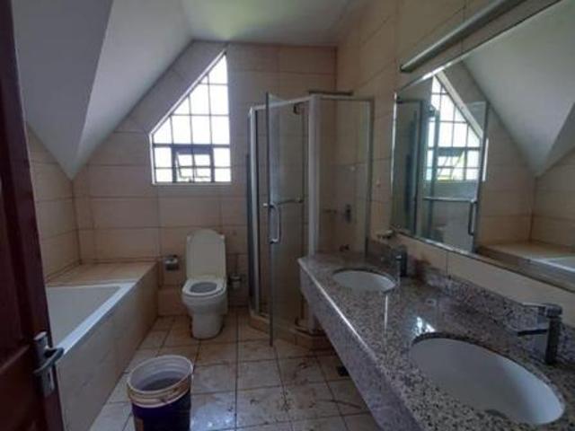 Luxurious & beautiful 4 bedrooms townhouse with 2 dsq for sale in lavington
