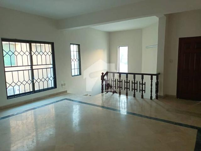 Luxurious Beautiful 500 Square Yard House For Sale