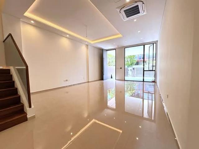 Luxurious Brand New Terrace With Lift @ Serangoon Gardens Terraced House For Sale, $7,180,000, 5 Bed 7 Bath 5,916 sqft $3,349.00 psf
