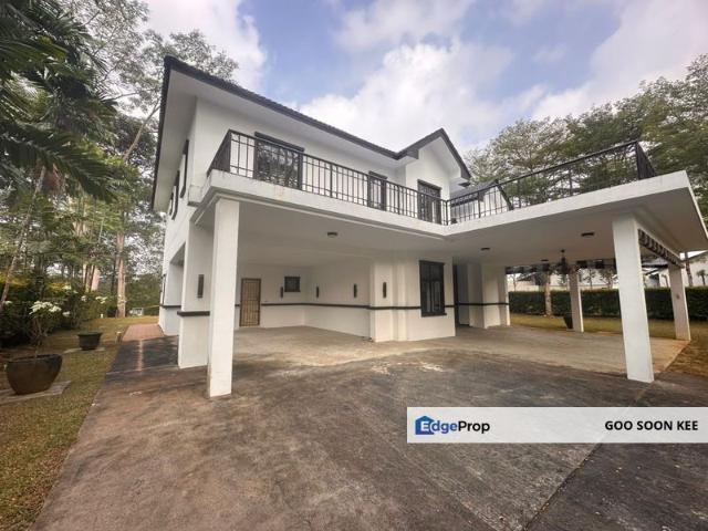 Luxurious Double Storey Bungalow at Leisure Farm For Sale