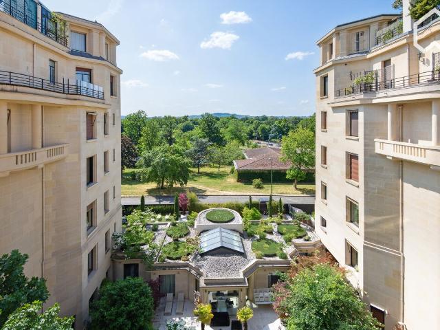 Luxurious flat with a view on the Bois de Boulogne, Paris Amsterdam Apartments for Rent