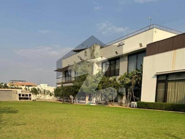Luxurious like new bungalow in zone a most prime location